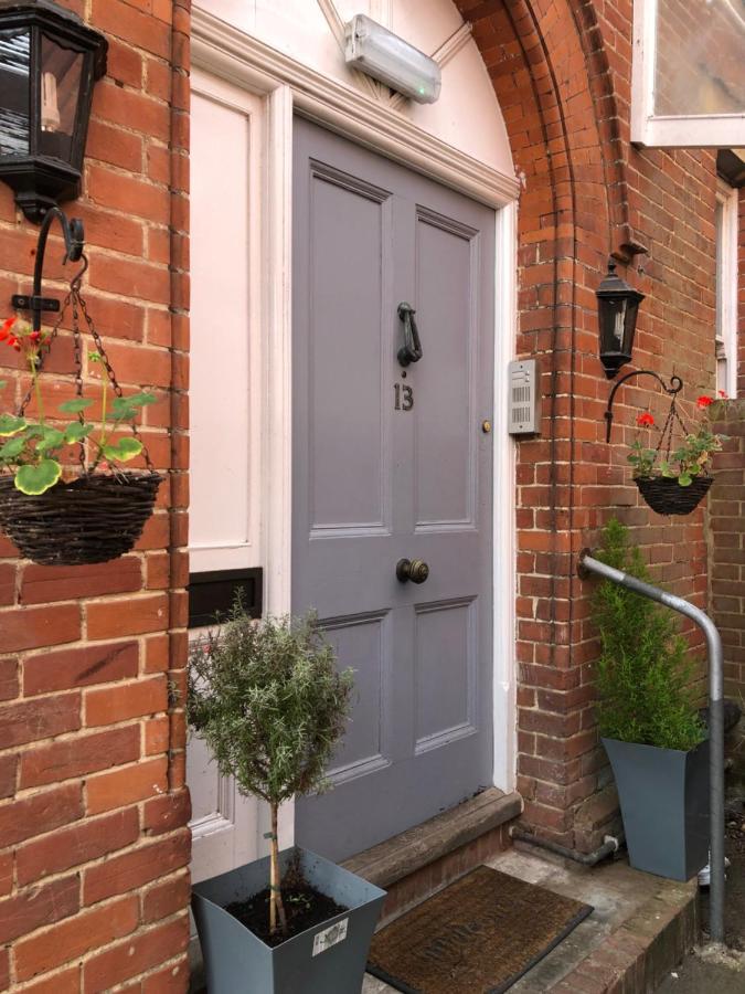 Canterbury Accommodations With Free Car Park Onsite And High Speed Wifi Kültér fotó
