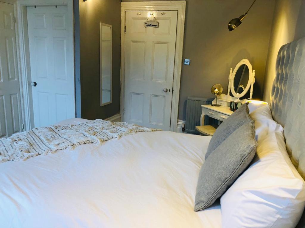 Canterbury Accommodations With Free Car Park Onsite And High Speed Wifi Kültér fotó