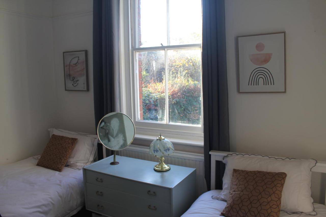 Canterbury Accommodations With Free Car Park Onsite And High Speed Wifi Kültér fotó