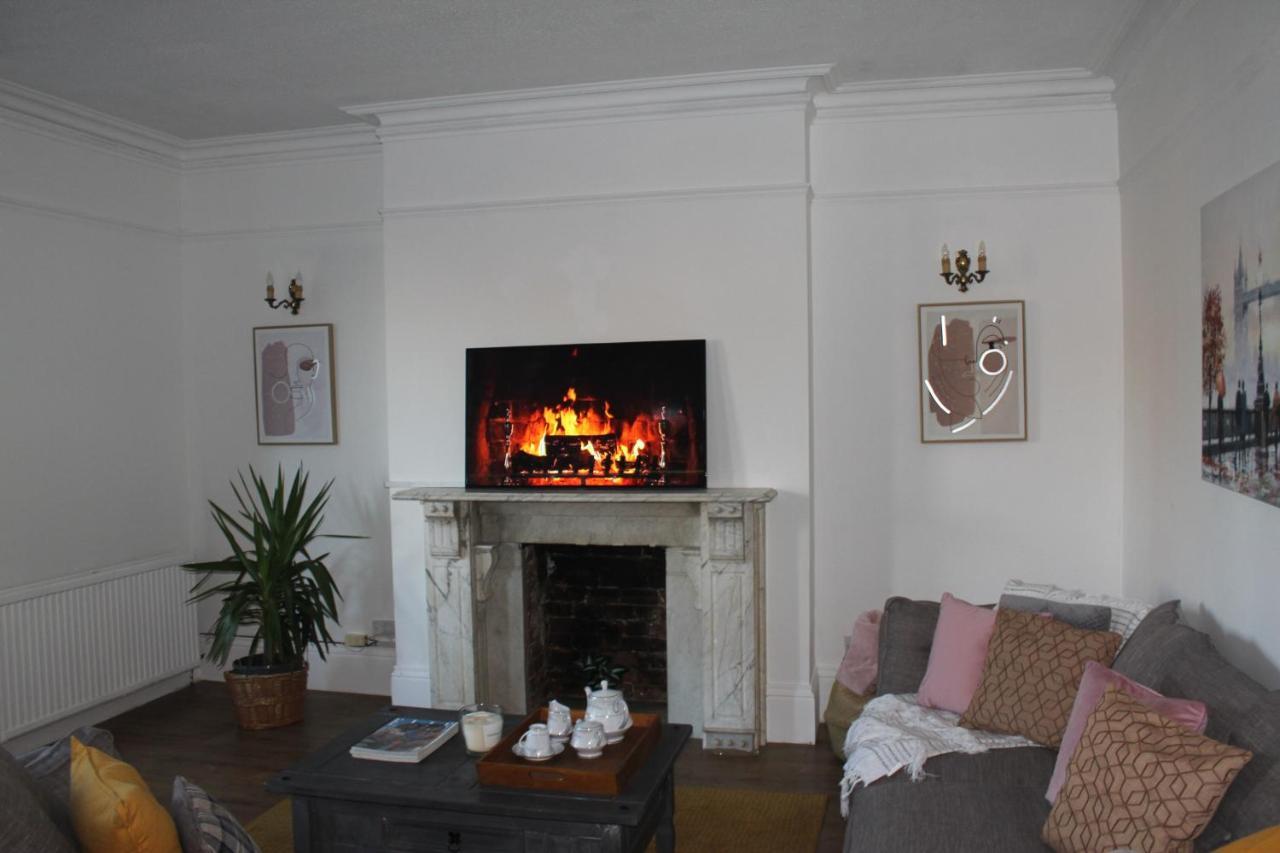 Canterbury Accommodations With Free Car Park Onsite And High Speed Wifi Kültér fotó