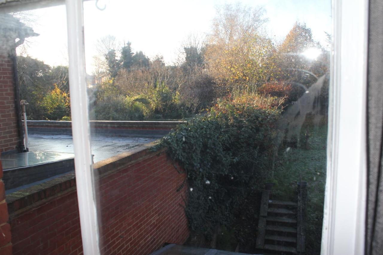 Canterbury Accommodations With Free Car Park Onsite And High Speed Wifi Kültér fotó